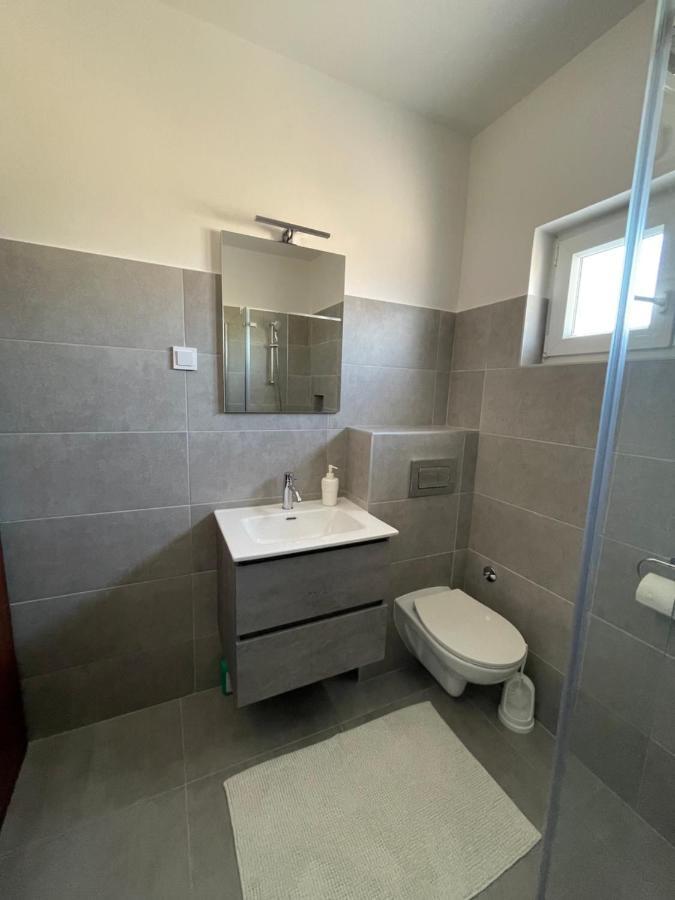 Apartmani Fulir Vrsi Exterior photo